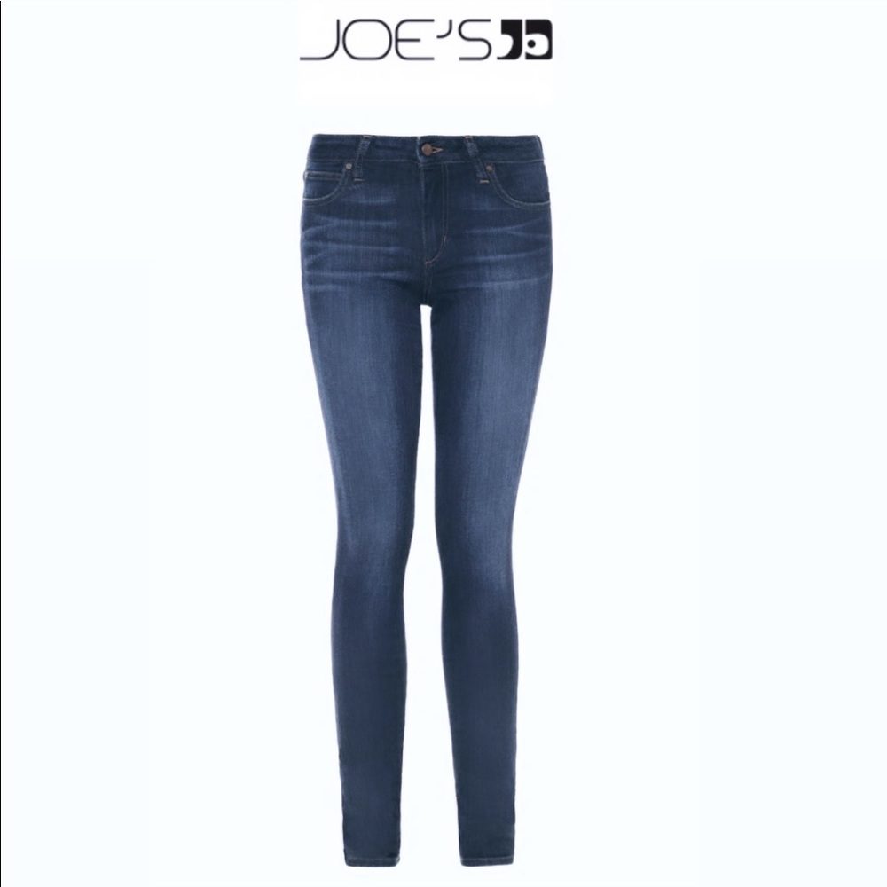 LIKE NEW - JOE’S Skinny Ankle Iconic Jean